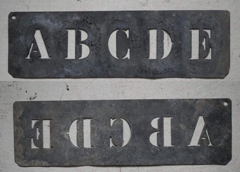 画像2: FRANCE antique 渋い ステンシルプレート ABCDE アルファベット 1930-40's