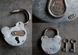 画像4: FRANCE antique UNIS F.T.H クマ型 パドロック 鍵2本付 南京錠 PADROCK KEY 1940-60's (4)