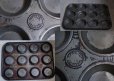 画像3: ENGLAND antique イギリスアンティーク ベーキングティンモールド 12穴  焼き型 菓子型 1930-50’ｓ (3)