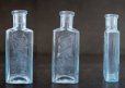 画像2: ENGLAND antique イギリスアンティーク 爽やかなブルー 筆記体ロゴが素敵な【Boots】 ガラスボトル H9.4cm ガラス瓶 1920's (2)