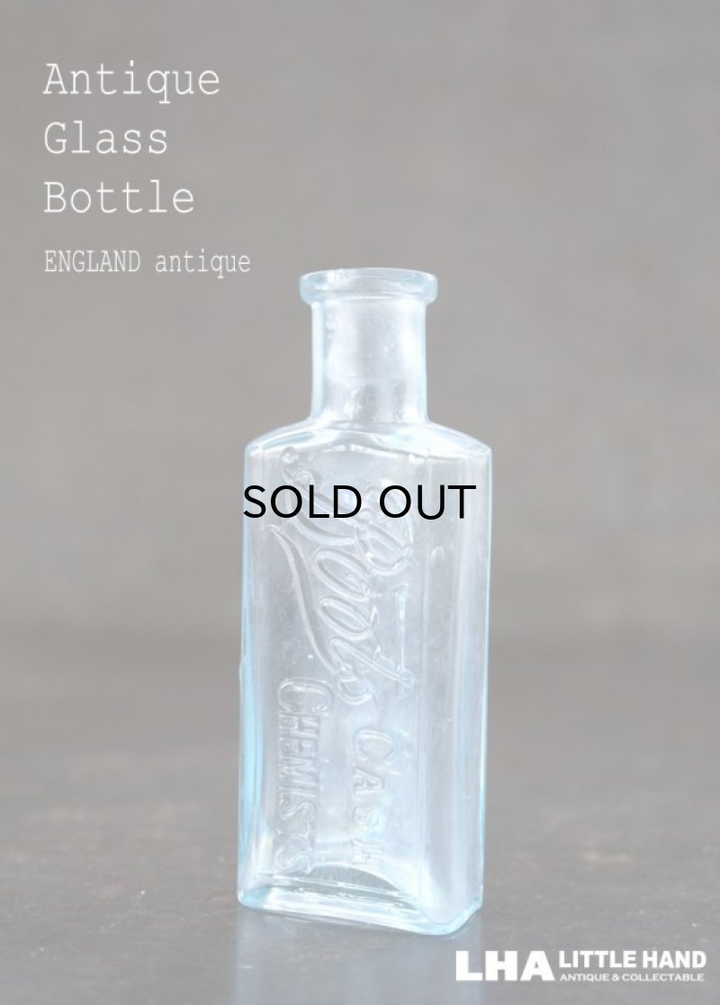 画像1: ENGLAND antique イギリスアンティーク 爽やかなブルー 筆記体ロゴが素敵な【Boots】 ガラスボトル H9.4cm ガラス瓶 1920's