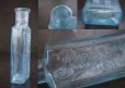 画像3: ENGLAND antique イギリスアンティーク 爽やかなブルー 筆記体ロゴが素敵な【Boots】 ガラスボトル H9.4cm ガラス瓶 1920's (3)
