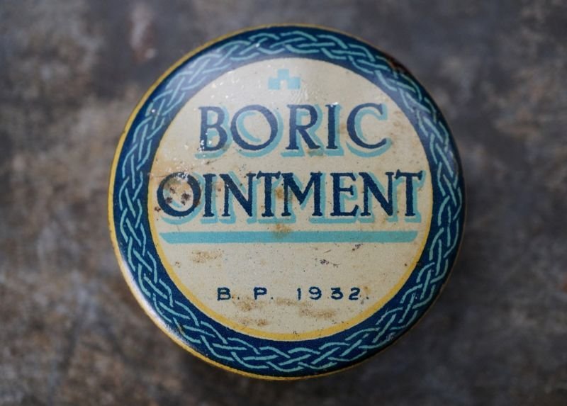 画像2: ENGLAND antique イギリスアンティーク BORIC Ointment ティン缶 4.5cm ブリキ缶 1932's