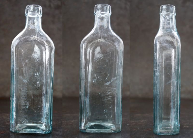 画像2: ENGLAND antique イギリスアンティーク 筆記体ロゴが素敵な【Boots】 ガラスボトル H19.2cm ガラス瓶 1920's