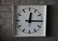画像2: CZECHOSLOVAKIA antique PRAGOTRON wall clock チェコスロバキアアンティーク パラゴトロン社 掛け時計 クロック 33.5cm 1990's (2)