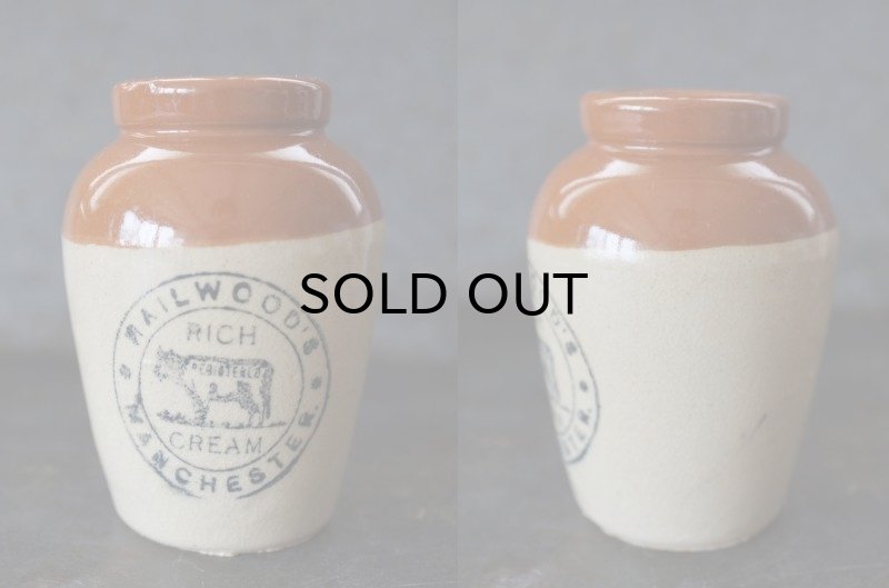 画像2: ENGLAND antique イギリスアンティーク COW ツートンカラー HAILWOOD'S （Mサイズ） H9.2ｃｍ 陶器ポット 陶器ボトル 瓶 ジャー 1900's