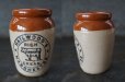 画像2: ENGLAND antique イギリスアンティーク COW ツートンカラー HAILWOOD'S （Sサイズ） H7.5ｃｍ 陶器ポット 陶器ボトル 瓶 ジャー 1900's (2)