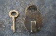 画像2: antique アンティーク 刻印入 パドロック 鍵付 ヴィンテージ 南京錠 1940-60's (2)