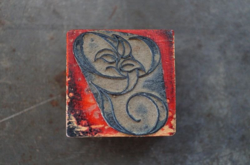 画像2: FRANCE antique Initial Stamp 【g】フランスアンティーク 刺繡用 イニシャルスタンプ アルファベットスタンプ ハンコ 花文字ヴィンテージ1930-40's