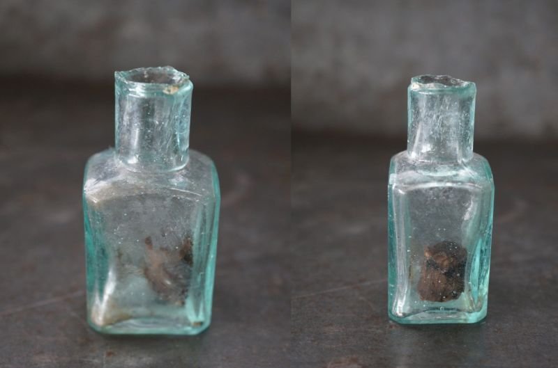画像2: ENGLAND antique Ink Bottle イギリスアンティーク 当時のコルク栓入り ガラス インクボトル 瓶 ガラスボトル 1890－1910's
