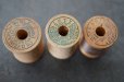 画像4: U.S.A. antique Wooden Spools アメリカアンティーク  英字ロゴ入 刻印入 木製スプール 糸巻き 糸 3個セット  ヴィンテージ 1920-40's (4)