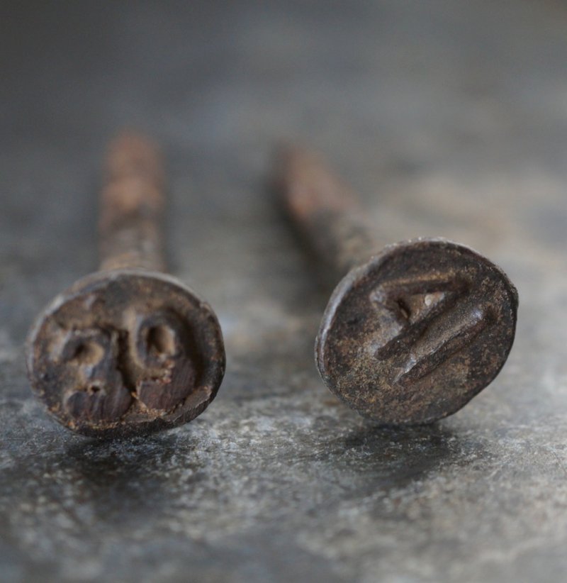 画像2: USA antique Railroad Nails 2pcs アメリカアンティーク レールロード ナンバーネイル 鉄道釘 2本セット 釘 1940-50's