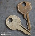 画像1: USA antique KEYS 2pcs アメリカアンティークキー 鍵 2本セット ヴィンテージ 1940-70s (1)