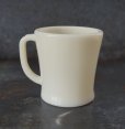 画像2: U.S.A. vintage Fire-king D handle mug ファイヤーキング アイボリー シェービング Dハンドルマグ ヴィンテージ 1950's (2)