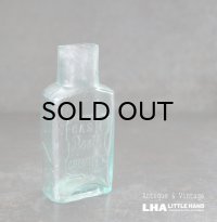 ENGLAND antique Boots Glass Bottle イギリスアンティーク 筆記体ロゴ【Boots】 ガラスボトル H11.2cm ガラス瓶 1920's