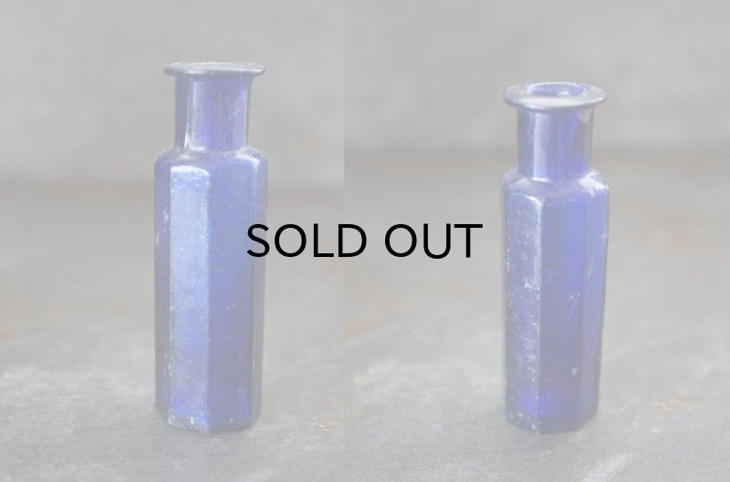 画像2: ENGLAND antique Glass Bottle イギリスアンティーク コバルトブルー 小さな ガラスボトル H7cm ガラス瓶 1900-20's