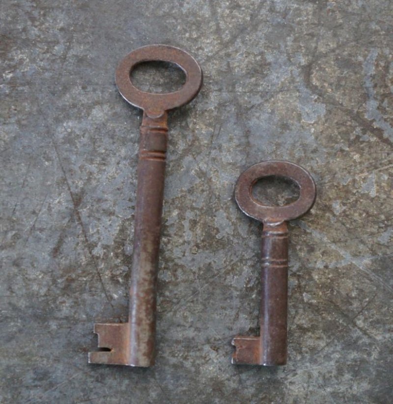 画像3: ENGLAND antique KEYS 2pcs イギリスアンティークキー ヴィンテージキー 小さな鍵 2本セット ヴィンテージ 1900-30s