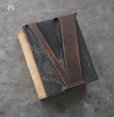 画像3: U.S.A. antique Letterpress 【V】アメリカアンティーク 木製プリンターブロック Ｈ5ｃｍ ヴィンテージ スタンプ ビンテージ はんこ 数字 1900-40's  (3)