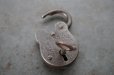 画像6: ENGLAND antique PADLOCK with KEY イギリスアンティーク クマ型 刻印入り 小さなパドロック 鍵付き 南京錠 ヴィンテージ 1944s