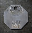 画像2: U.S.A. antique Dog Tag アメリカアンティーク ヴィンテージ ドッグタグ 1981's ロゴ入 ナンバープレート ナンバータグ タグ (2)