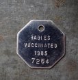 画像3: U.S.A. antique Dog Tag アメリカアンティーク ヴィンテージ ドッグタグ 1985's ロゴ入 ナンバープレート ナンバータグ タグ (3)