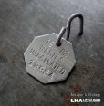 画像1: U.S.A. antique Dog Tag アメリカアンティーク ヴィンテージ ドッグタグ 1982's ロゴ入 ナンバープレート ナンバータグ タグ (1)