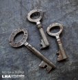 画像1: ENGLAND antique KEYS 3pcs イギリスアンティークキー ヴィンテージキー 小さな鍵 3本セット ヴィンテージ 1920-60s (1)