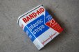 画像2: U.S.A. antique BAND-AID TIN アメリカアンティーク ジョンソン&ジョンソン BAND-AID バンドエイド缶 絆創膏 ヴィンテージ1970-80's  (2)