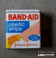 画像1: U.S.A. antique BAND-AID TIN アメリカアンティーク ジョンソン&ジョンソン BAND-AID バンドエイド缶 絆創膏 ヴィンテージ1970-80's  (1)