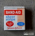 画像1: U.S.A. antique BAND-AID TIN アメリカアンティーク ジョンソン&ジョンソン BAND-AID バンドエイド缶 絆創膏 ヴィンテージ1970-80's  (1)