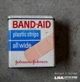 画像1: U.S.A. antique BAND-AID TIN アメリカアンティーク ジョンソン&ジョンソン BAND-AID バンドエイド缶 絆創膏 ヴィンテージ1970-80's  (1)