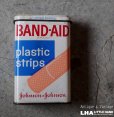 画像1: U.S.A. antique BAND-AID TIN アメリカアンティーク ジョンソン&ジョンソン BAND-AID バンドエイド缶 絆創膏 ヴィンテージ1960's  (1)