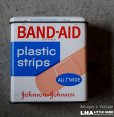 画像1: U.S.A. antique BAND-AID TIN アメリカアンティーク ジョンソン&ジョンソン BAND-AID バンドエイド缶 絆創膏 ヴィンテージ1963's  (1)