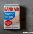 画像1: U.S.A. antique BAND-AID TIN アメリカアンティーク ジョンソン&ジョンソン BAND-AID バンドエイド缶 絆創膏 ヴィンテージ1970-80's  (1)