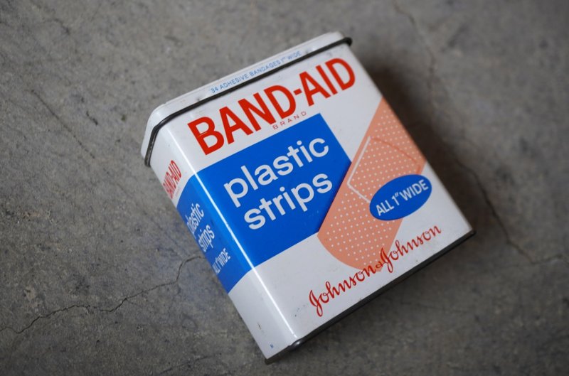 画像2: U.S.A. antique BAND-AID TIN アメリカアンティーク ジョンソン&ジョンソン BAND-AID バンドエイド缶 絆創膏 ヴィンテージ1963's 