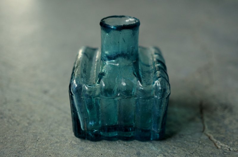画像2: ENGLAND antique INK BOTTLE イギリスアンティーク ガラス インクボトル 瓶 ガラスボトル 1890－1910's