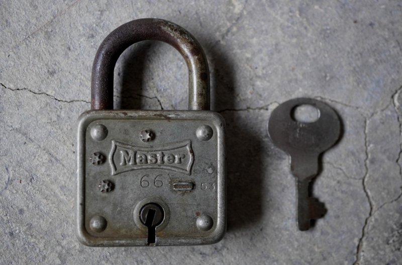 画像2: SALE【30%OFF】U.S.A. antique Master PADLOCK アメリカアンティーク  刻印入 パドロック 南京錠 ヴィンテージ ビンテージ 1940－60's