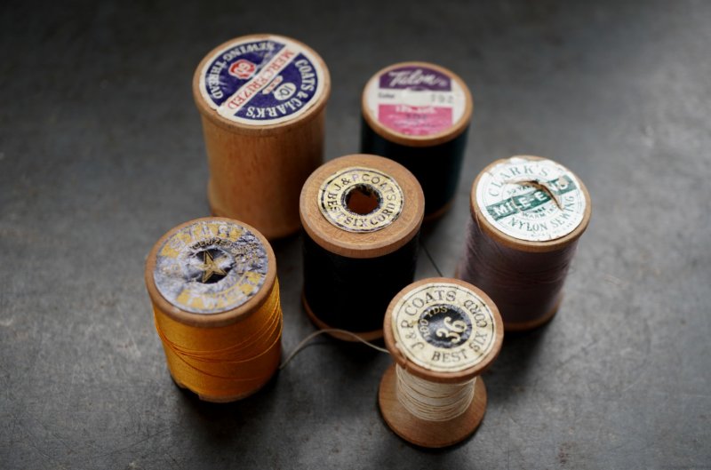 画像2: U.S.A. antique Wooden Spools アメリカアンティーク 木製スプール 糸巻き 糸 6個セット  ヴィンテージ 1950-70's