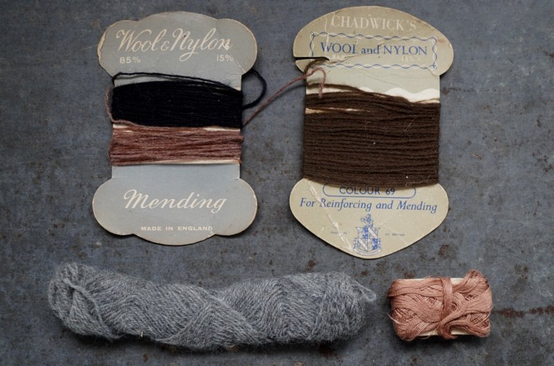 画像2: ENGLAND antique Mending イギリスアンティーク 糸カード 糸巻き 2枚＆2巻きセット 台紙付 ヴィンテージ 1930-50's