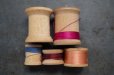 画像8: U.S.A. antique Wooden Spools アメリカアンティーク  英字ロゴ入 刻印入 木製スプール 糸巻き 糸 5個セット  ヴィンテージ 1920-40's