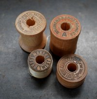 U.S.A. antique Wooden Spools アメリカアンティーク  英字ロゴ入 刻印入 木製スプール 糸巻き 糸 4個セット  ヴィンテージ 1920-40's