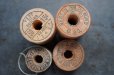 画像5: U.S.A. antique Wooden Spools アメリカアンティーク  英字ロゴ入 刻印入 木製スプール 糸巻き 糸 4個セット  ヴィンテージ 1920-40's