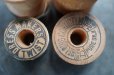 画像4: U.S.A. antique Wooden Spools アメリカアンティーク  英字ロゴ入 刻印入 木製スプール 糸巻き 糸 4個セット  ヴィンテージ 1920-40's