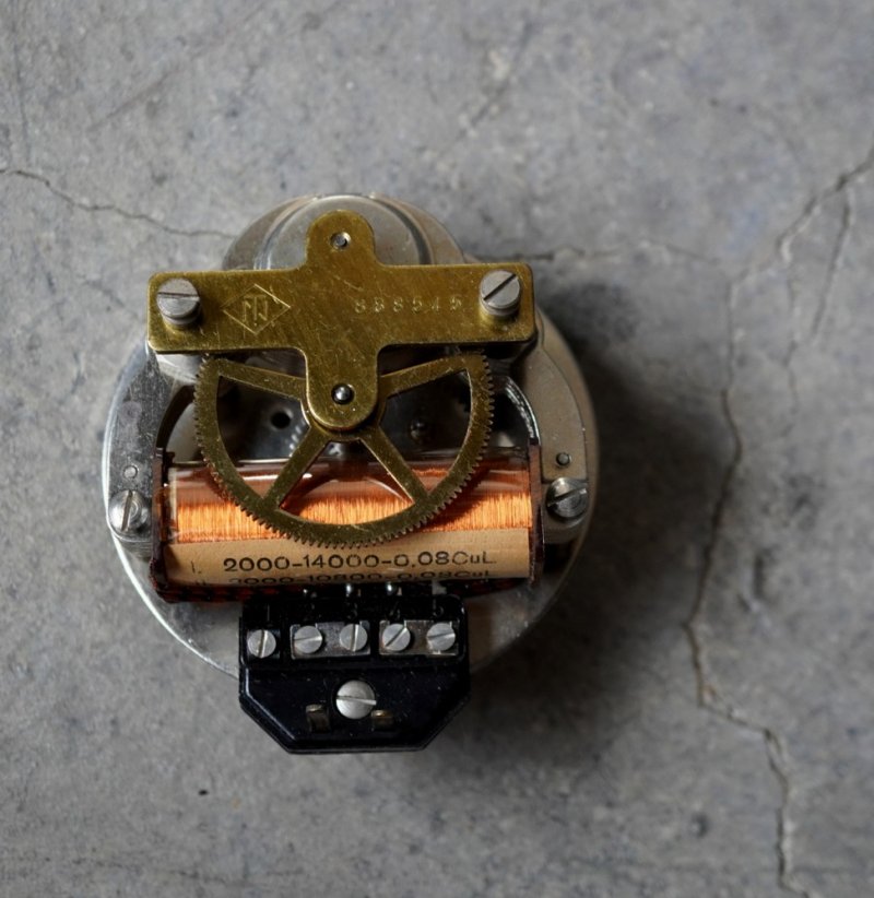 画像2: GERMANY antique Telenorma T＆N wall clock MOVEMENT PARTS ドイツアンティーク 掛け時計 ムーブメント 機械部品 ジャンク ヴィンテージ 1940-70's