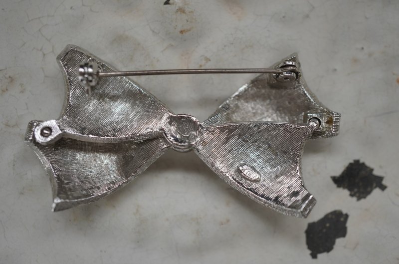 画像3: ENGLAND antique SPHINX Brooch イギリスアンティーク スフィンクスブローチ コスチュームジュエリー ヴィンテージ ブローチ 1950-80's 