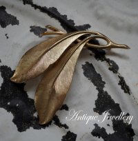 U.S.A .antique TRIFARI Brooch アメリカアンティーク トリファリ ブローチ コスチュームジュエリー ヴィンテージ ブローチ 1950-80's 