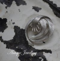 U.S.A .antique TRIFARI Brooch アメリカアンティーク トリファリ ブローチ コスチュームジュエリー ヴィンテージ ブローチ 1950-80's 