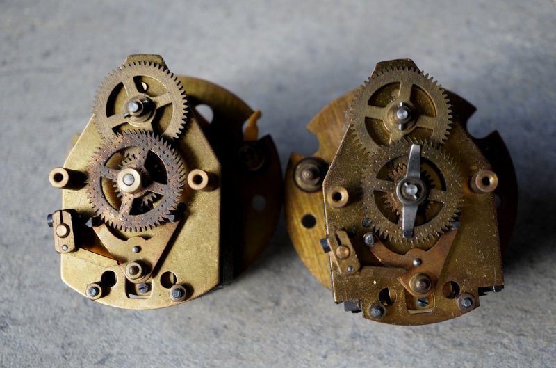 画像2: FRANCE antique  BRILLIE wall clock MOVEMENT PARTS 2pcs フランスアンティーク 掛け時計 ムーブメント 機械部品 2個セット ジャンク ヴィンテージ 1940-70's