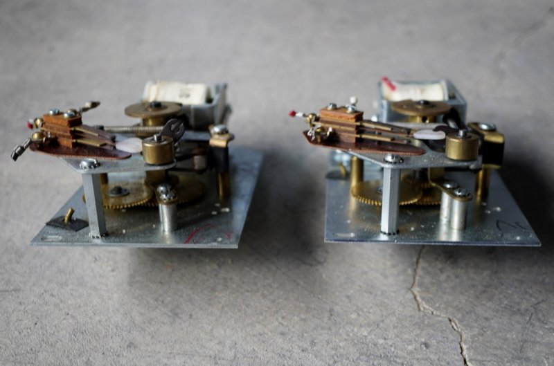 画像3: U.S.A. antique wall clock  MOVEMENT PARTS 2pcs アメリカアンティーク 掛け時計 ムーブメント 機械部品 2個セット ジャンク ヴィンテージ 1940-70's