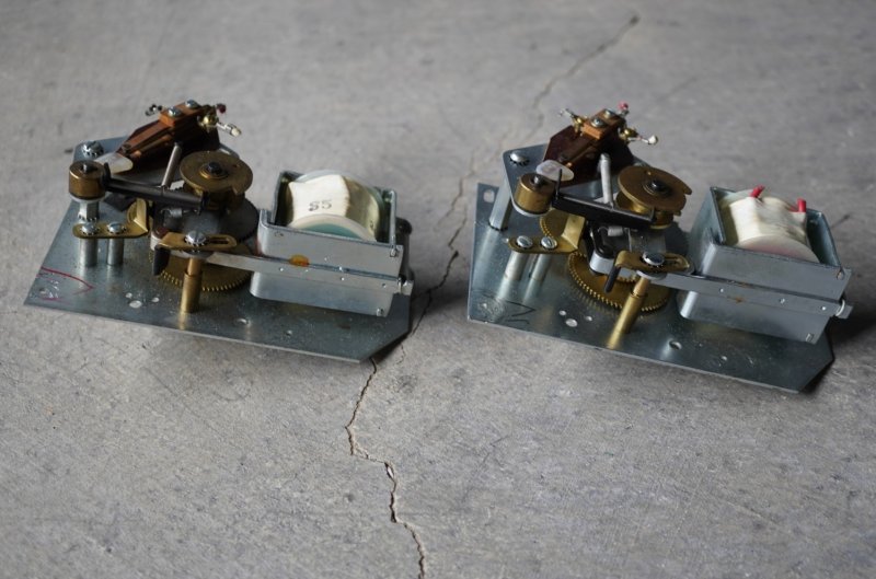 画像4: U.S.A. antique wall clock  MOVEMENT PARTS 2pcs アメリカアンティーク 掛け時計 ムーブメント 機械部品 2個セット ジャンク ヴィンテージ 1940-70's